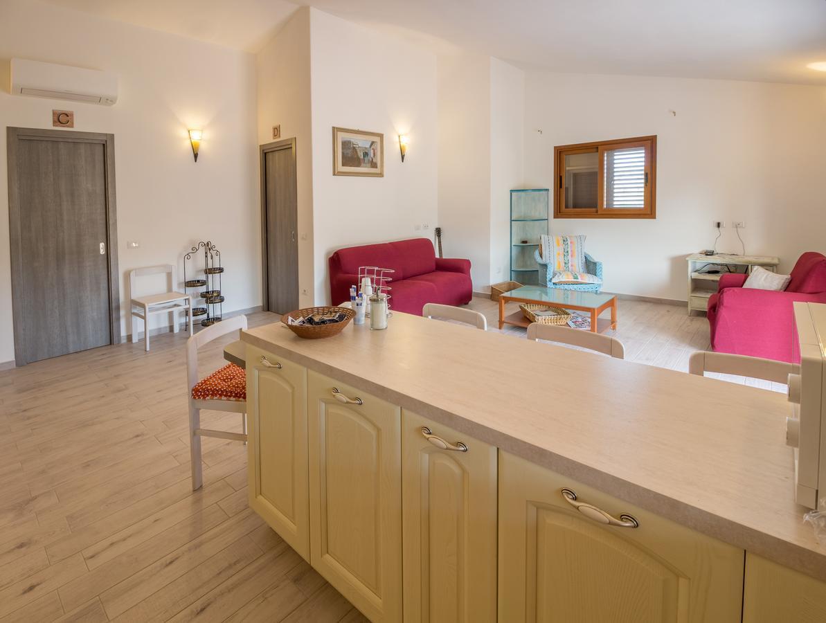 Molti Mari B&B Resort Ольбия Экстерьер фото