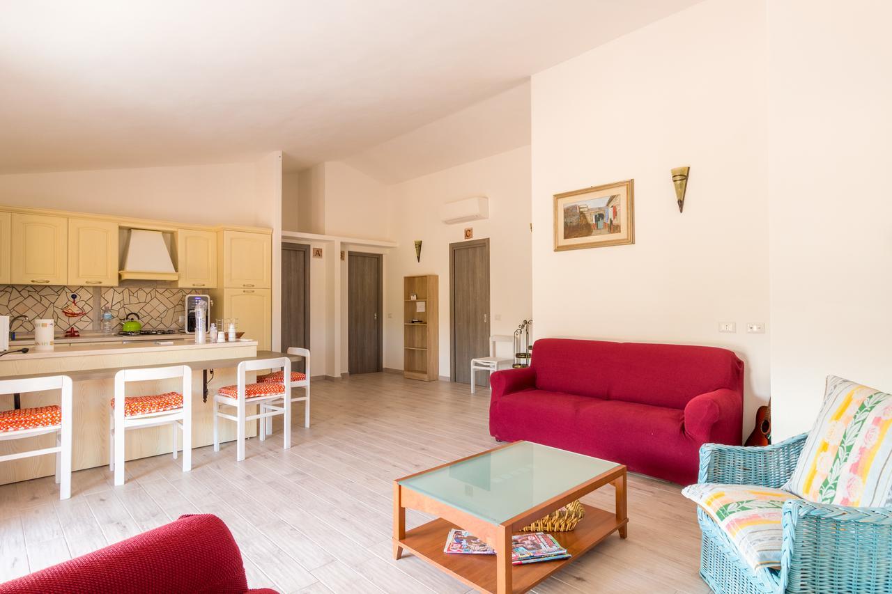 Molti Mari B&B Resort Ольбия Экстерьер фото