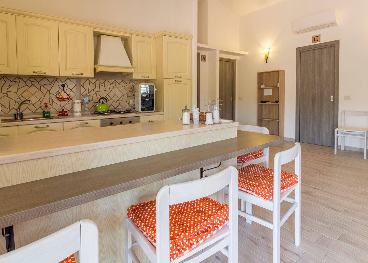 Molti Mari B&B Resort Ольбия Экстерьер фото